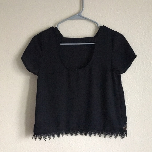 Midriff summer shirt. - Picture 3 of 3